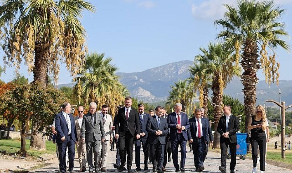 Uluslararası Balkan Şenliği'nin konukları Buca'yı adım adım gezdi