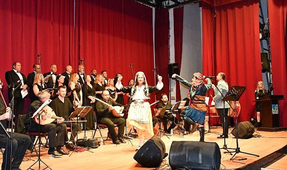 Çeşme Belediyesi Türk Halk Müziği Korosu Fethiye'de büyüledi