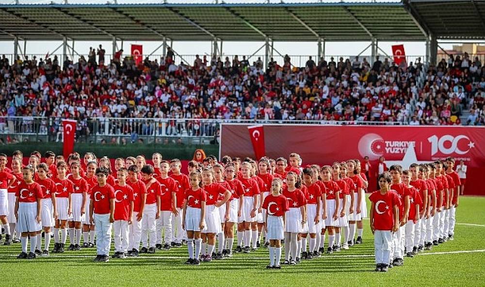 Aliağalılar 29 Ekim Cumhuriyet Bayramı Coşkusunu Hep Birlikte Yaşayacak