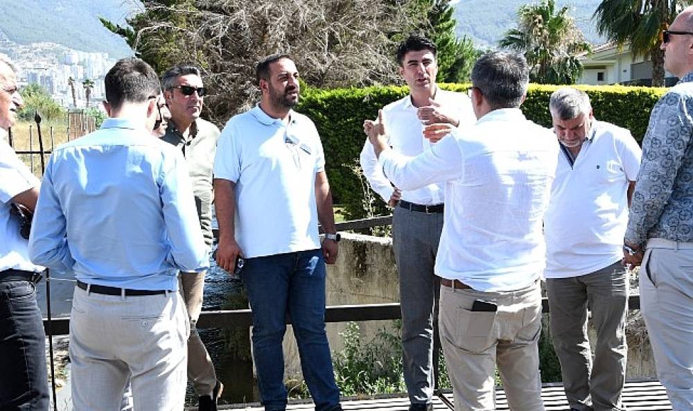 Narlıdere Belediye Başkanı Erman Uzun, saha ziyaretleri gerçekleştirdi