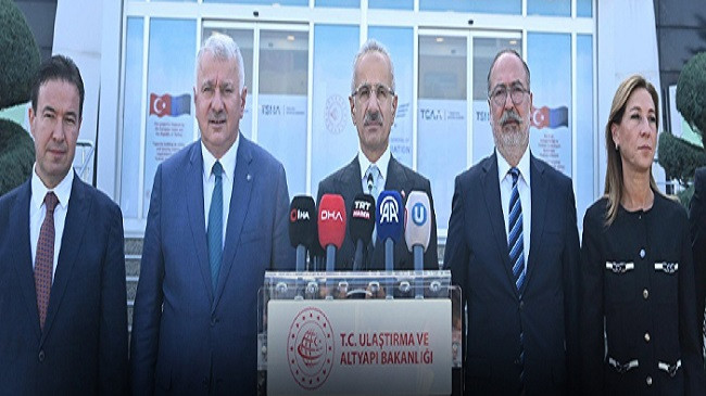  Ulaştırma Bakanı Abdulkadir Uraloğlu’ndan İzmir İçin Dört Yeni İç Hat Müjdesi